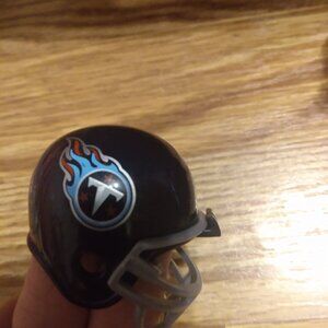 Reidell Tennessee Titans mini helmet collectible toy figure